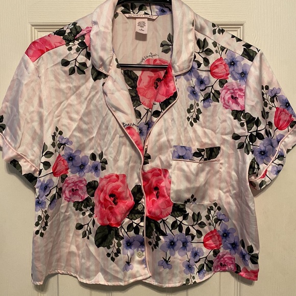 Victoria Secret floral shorts and top - Picture 2 of 5